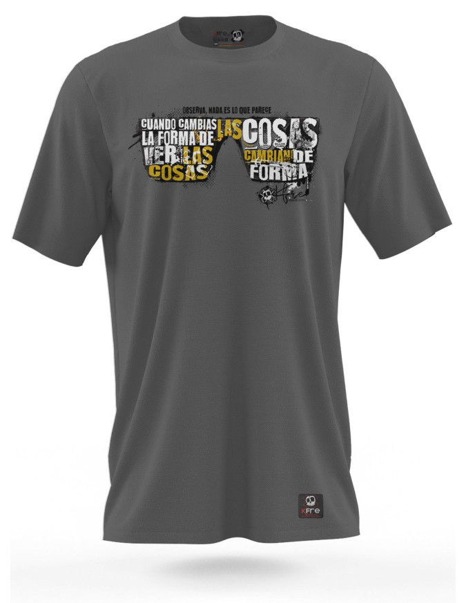 Camiseta NADA ES LO QUE PARECE
