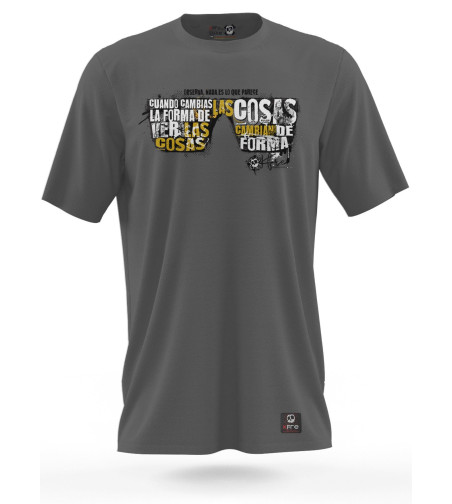 Camiseta NADA ES LO QUE PARECE